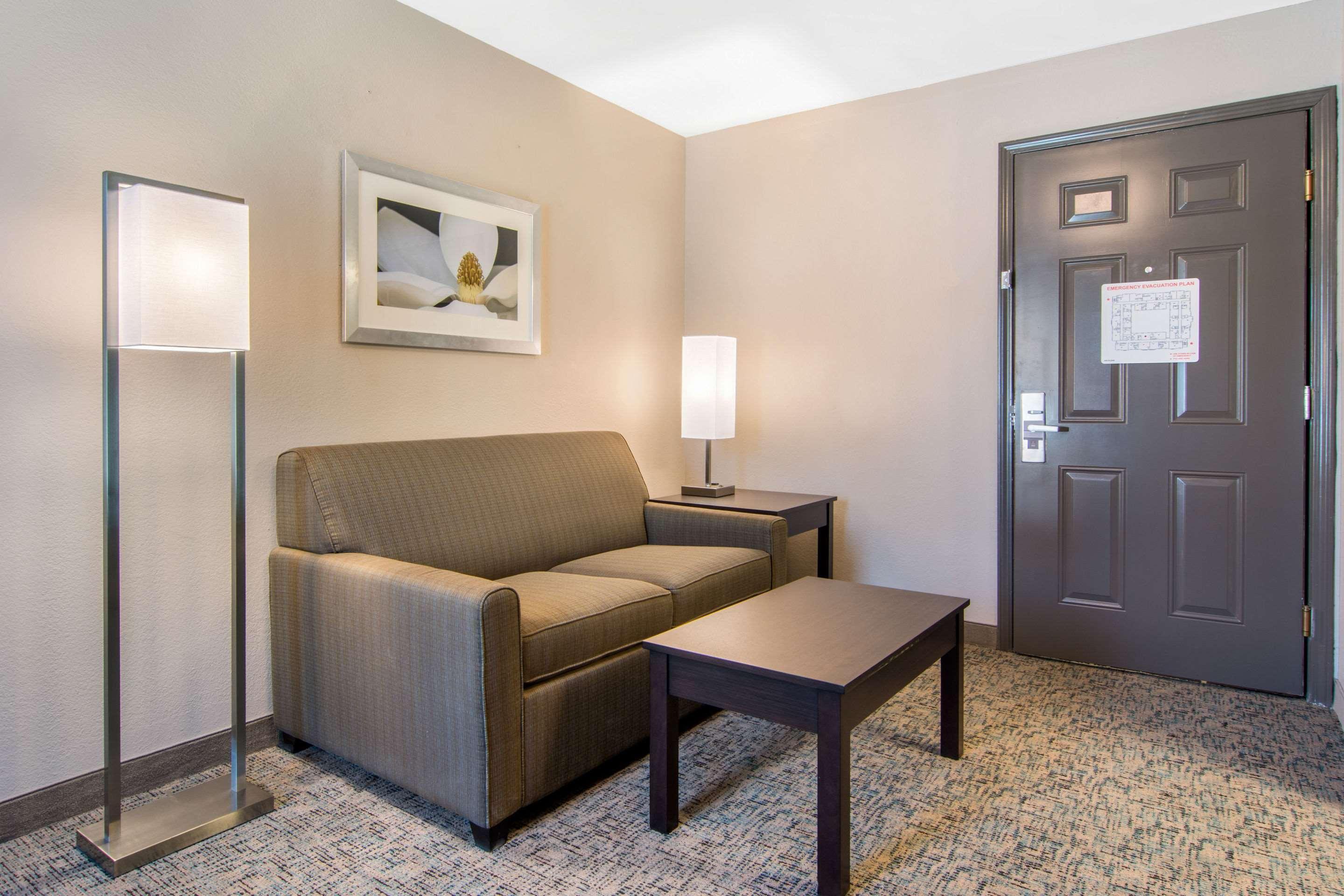Clarion Inn & Suites Atlanta Downtown Extérieur photo
