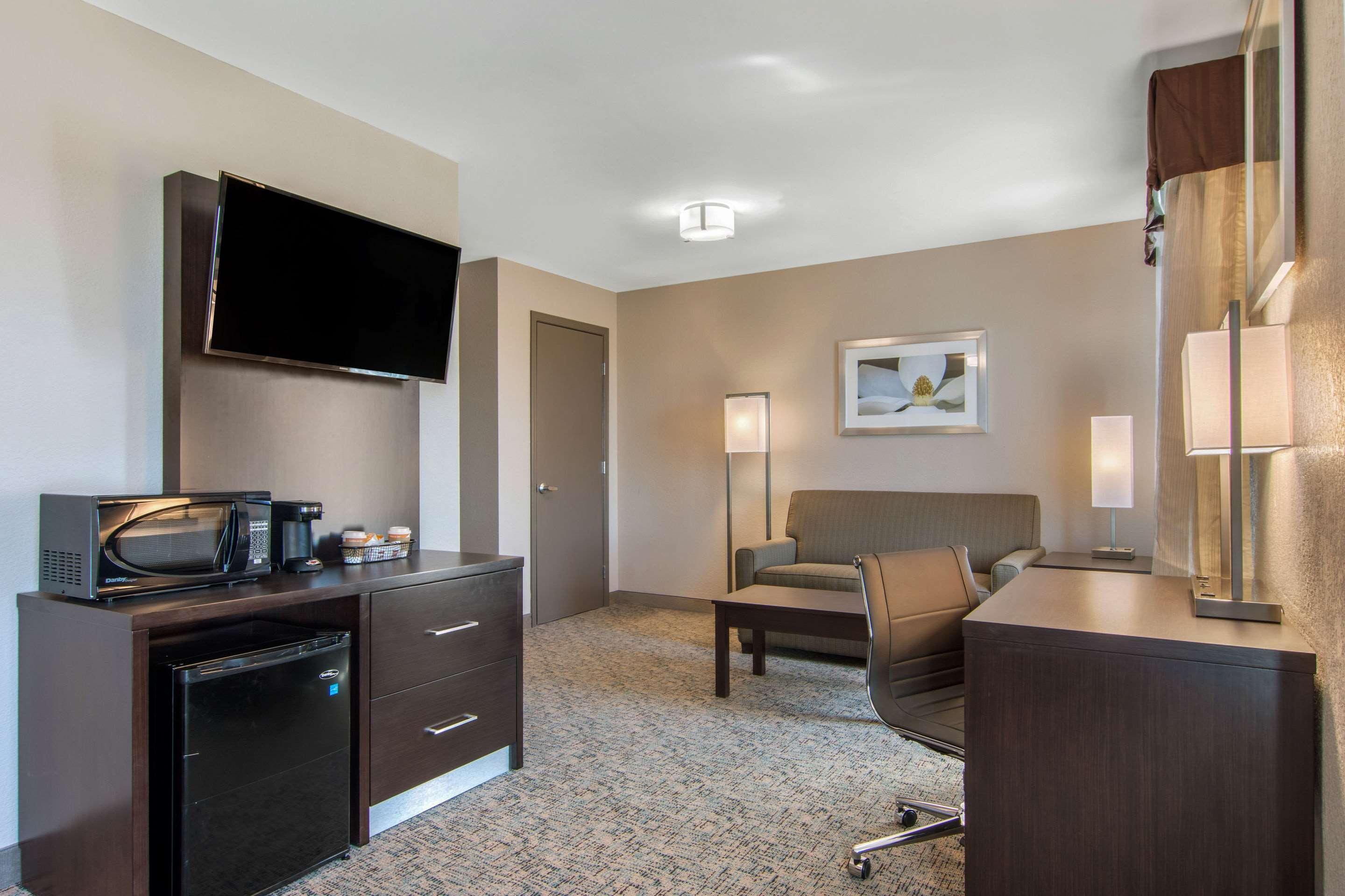 Clarion Inn & Suites Atlanta Downtown Extérieur photo